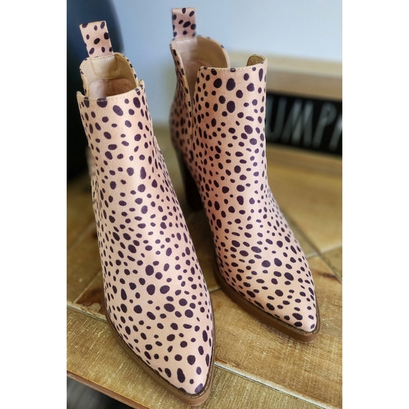 . Forever 21 Cheetah Pointed Heeled Ankle Booties - Picture 10 of 16